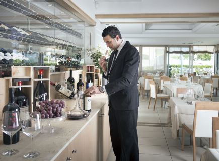 Hotel Ambasciatori Riccione con vini buoni